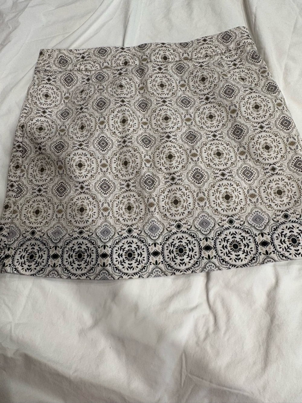 croft & barrow Neutral Medallion Print Skort